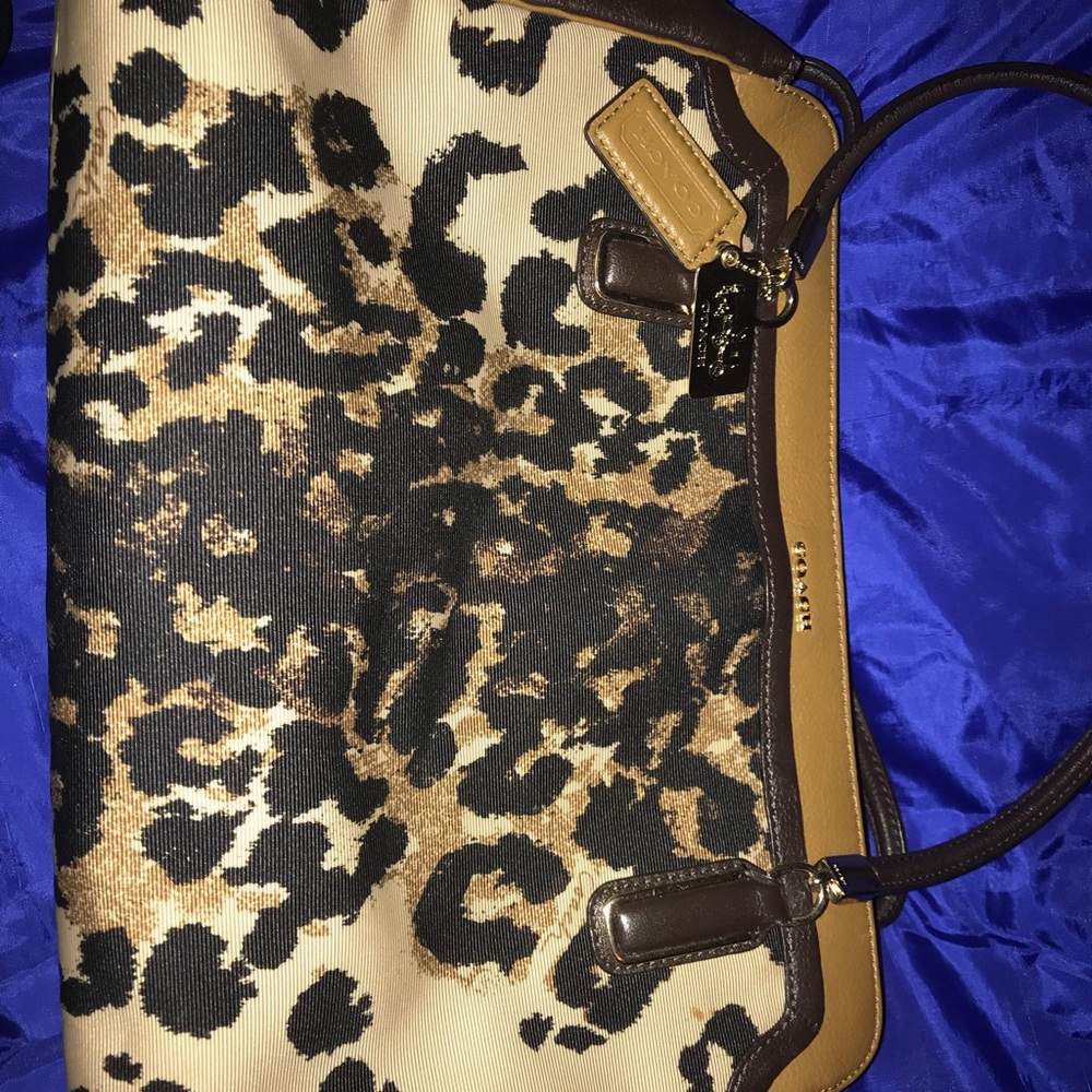 Never uses coach purse